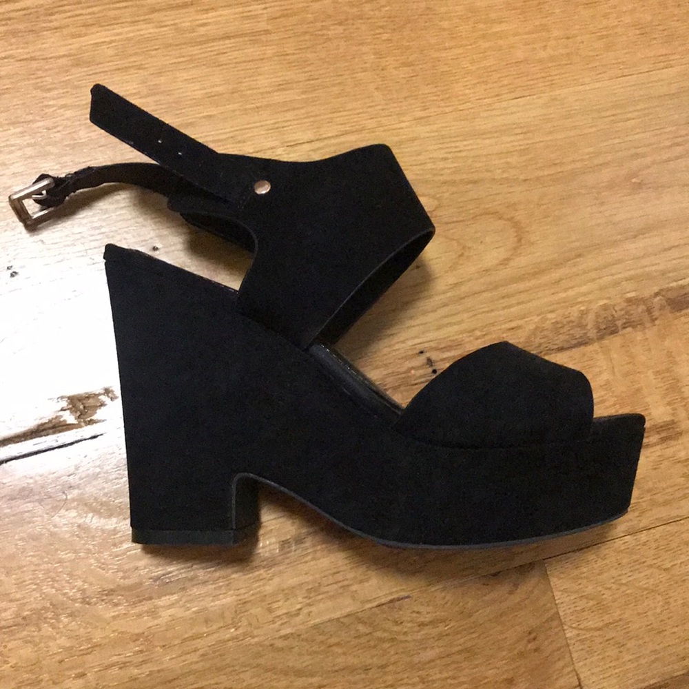 Atmosphere Chunky Platform Sandals
